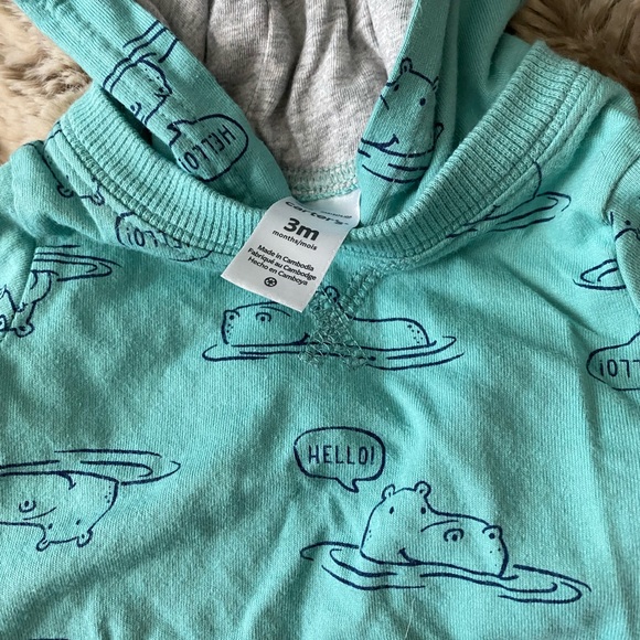 Carter’s baby boy 0-3 hooded onesie with hippos - Picture 3 of 3